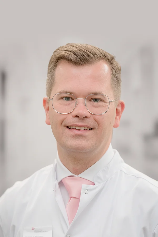 Dr. Florian Neubrech