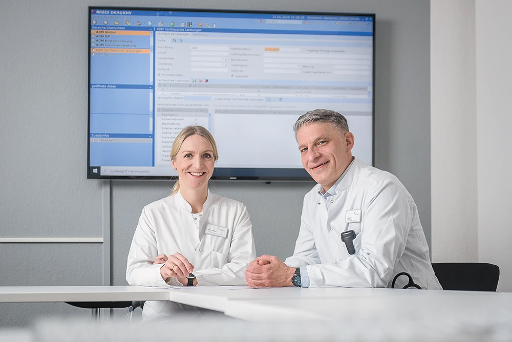 Dr. med. Kristina Götzky und Lars Haeder im DIAKOVERE Darmkrebszentrum